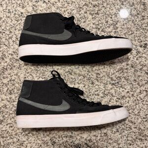 Nike SB Blazer Court Premium Mid Skate Shoes Men’s Size 10